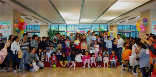 上海高研院举办“勤俭爱家”儿童用品二手交易活动