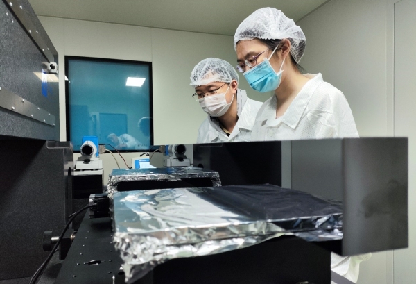 上海光源自主研制1000mm大尺寸高精度X射线平面反射镜取得重大进展