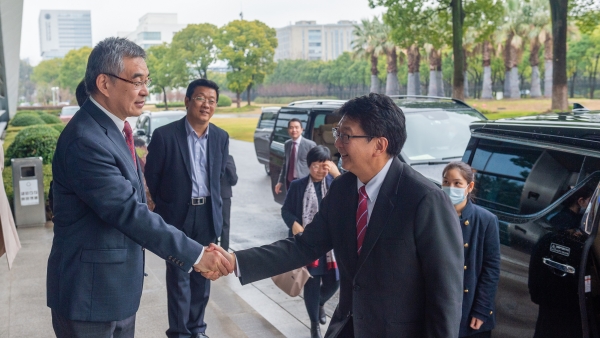 泰国高等教育科研与创新部代表团访问上海高研院