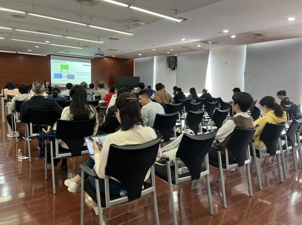 上海高研院举办“科研素养提升系列培训”之文献与专利信息助力创新科研